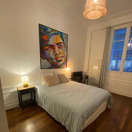 Homy And Cosy Private Flat - Apartment